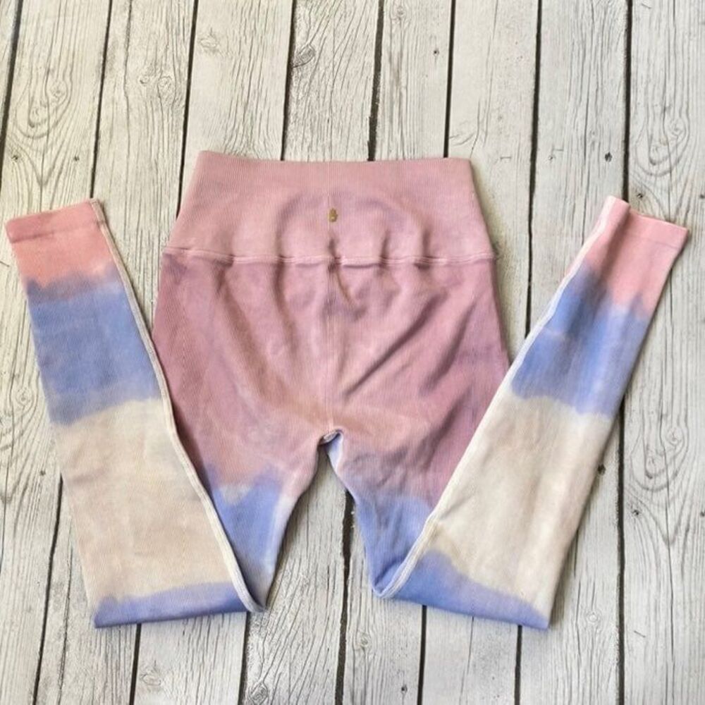 Spiritual Gangster Leggings size M/L